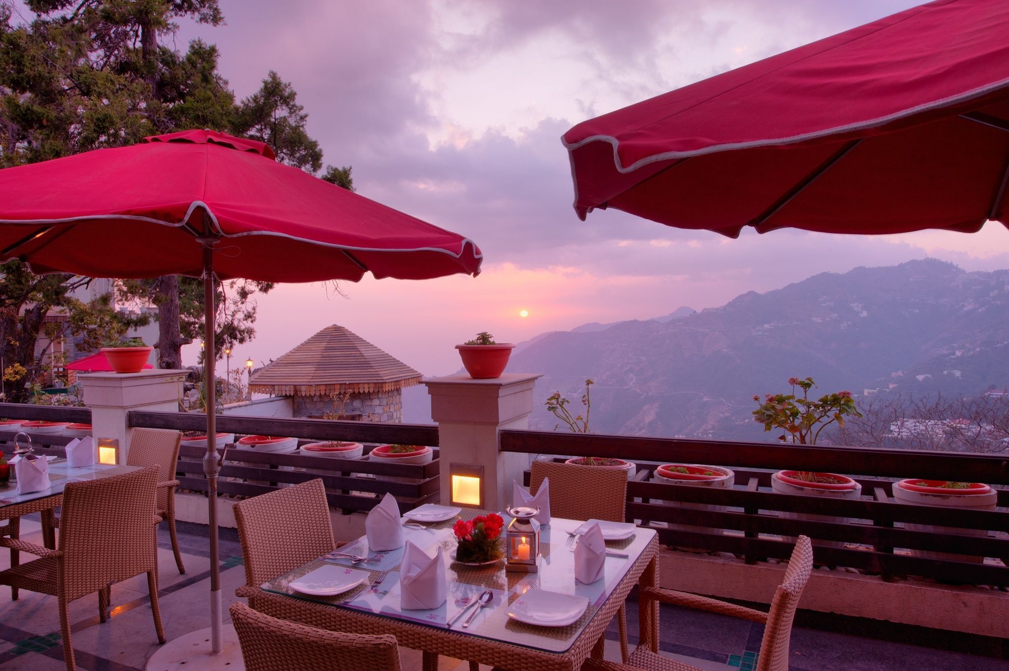 Royal Orchid Fort Resort Mussoorie Exterior foto
